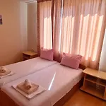 ゲストハウス Sineva ラヴダ