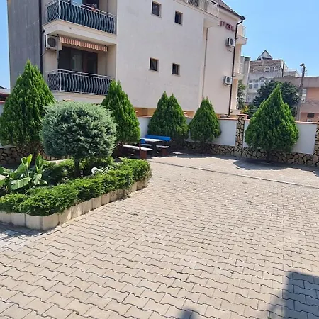 Sineva 招待所 拉夫达