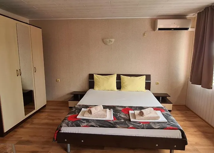 招待所 Sineva 拉夫达